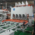 ショートサイクルラミネートライン